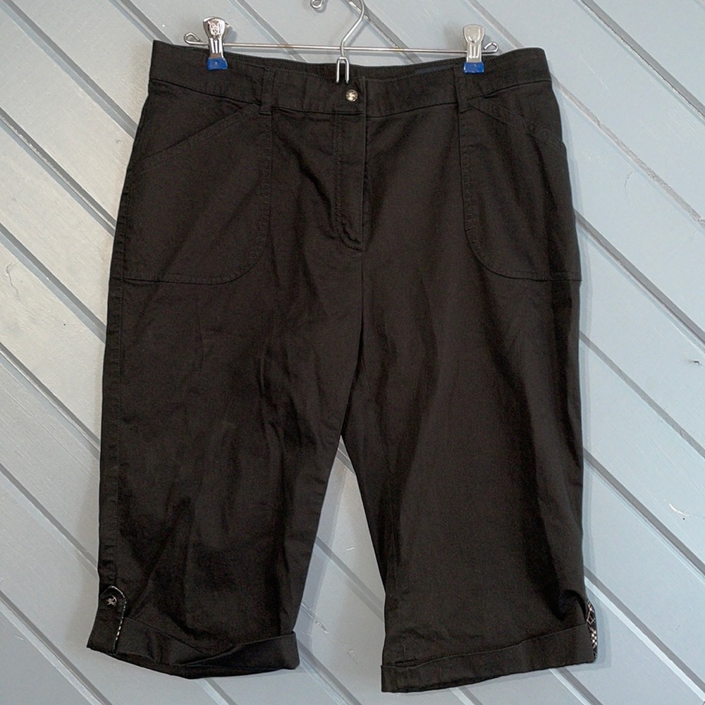 BURBERRY Golf Bermuda black women’s shorts